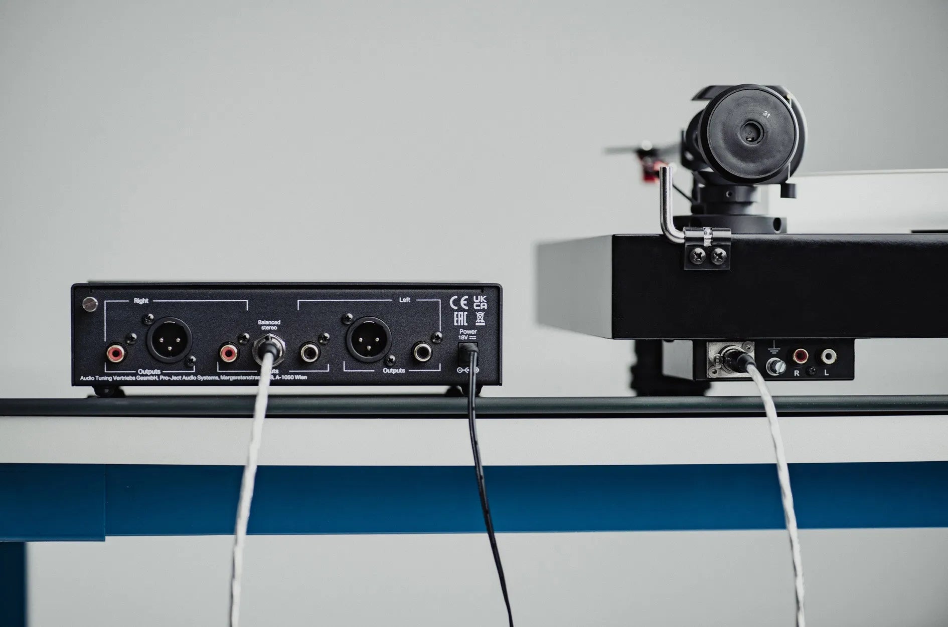 Pro-Ject X2 B - seidenmatt Walnuss - Plattenspieler