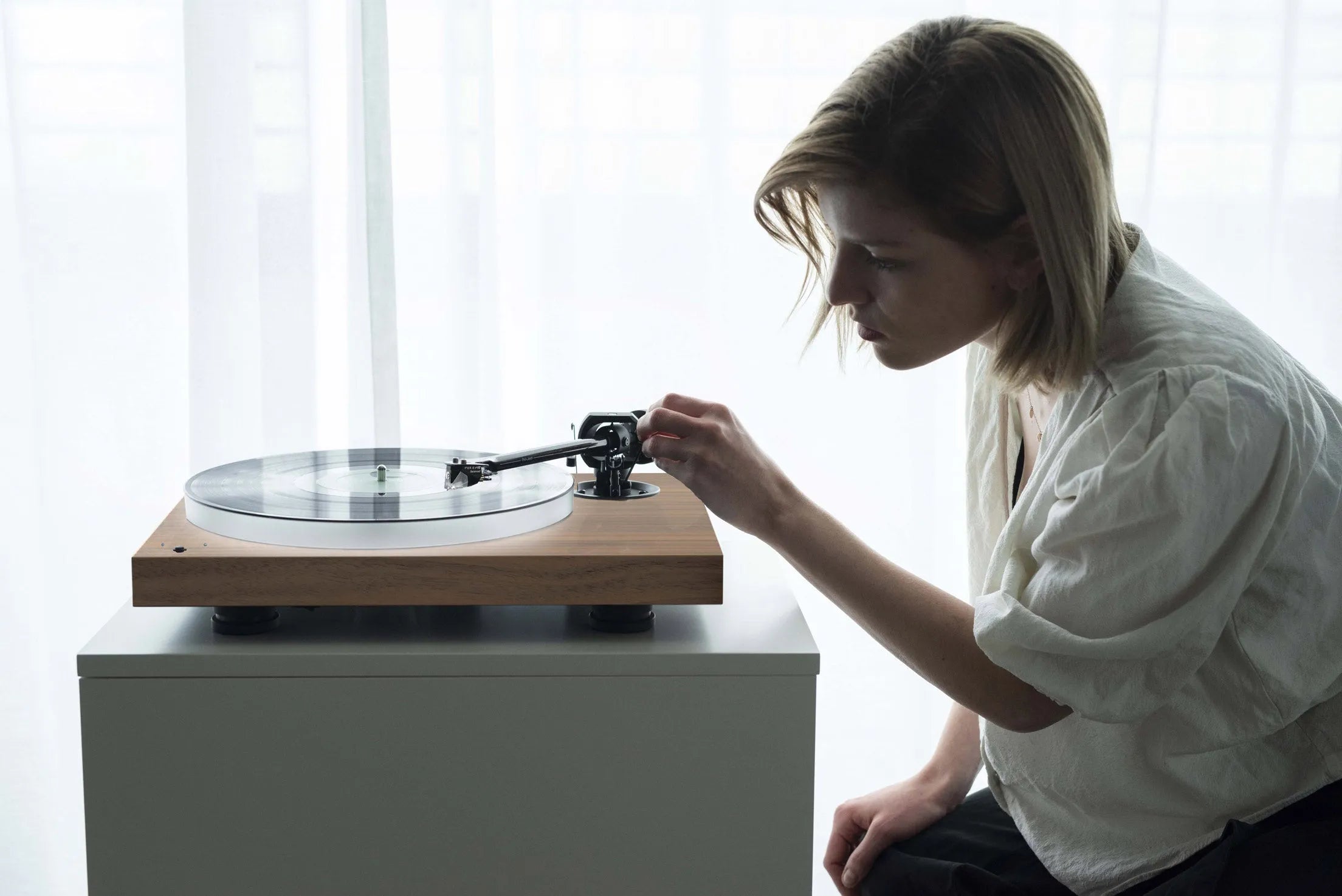 Pro-Ject X1 B - Weiß Hochglanz - Plattenspieler