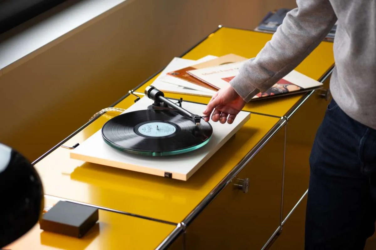 Pro-Ject T2 - Walnuss - Plattenspieler