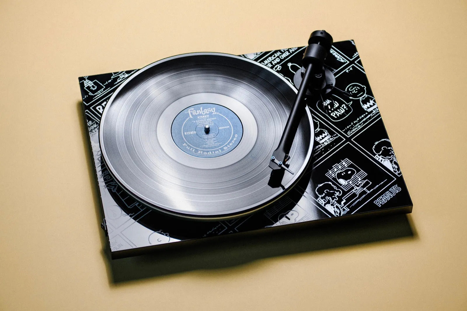 Pro-Ject Peanuts Turntable
